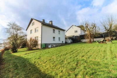 Großzügiges Zweifamilienhaus mit Potenzial – Ihre Chance in Meschede (Erbbaurecht)