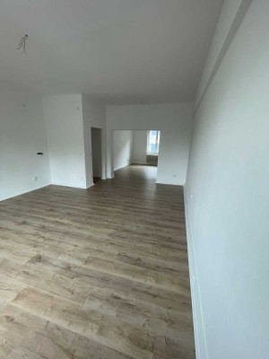 Komplett renovierte, helle und zentralgelegene Wohnung mitten in der City von Bottrop!