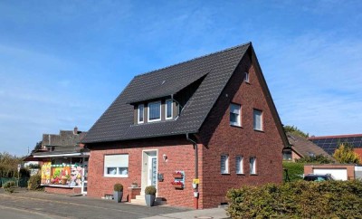 Zeitgemäß, gepflegt und in ruhiger Lage

Einfamilienhaus & ebenerdige Gewerbefläche