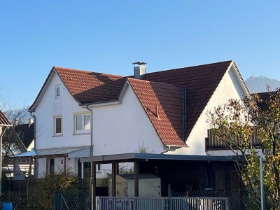 Gepflegtes  u. renoviertes Einfamilienhaus mit Ausbaupotenzial  u. Scheune in Dettingen-Teck