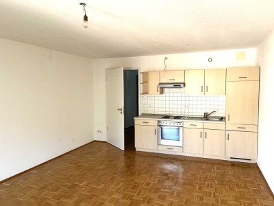 Geschmackvolle, gepflegte 1-Raum-DG-Wohnung mit Balkon und EBK in Ingolstadt