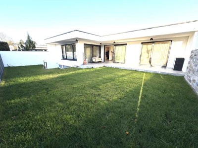 Hochwertiger, kernsanierter Bungalow in Neckarsulm mit Garage, Sauna und Hobbyraum zu verkaufen