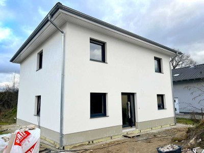 PROVISIONSFREI | NEUBAU - Stadtvilla auf Hinterliegergrundstück in ruhiger Wohnlage von Eberswalde