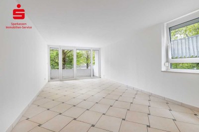 Sofort bezugsfrei: Helle 2-Zimmer-Wohnung mit zwei Loggien und sehr guter Anbindung