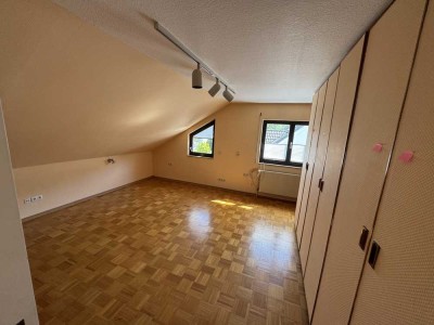 Tolle 2-Zimmer Dachgeschoss-Wohnung plus Wintergarten in Neu-Isenburg - Buchenbusch