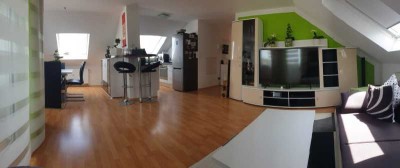 DREI ZIMMER IM DACHGESCHOSS