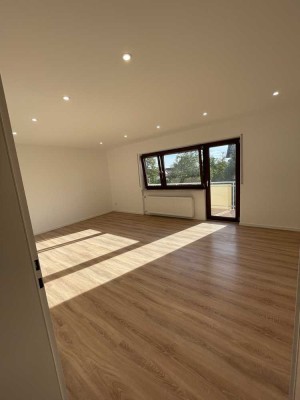 Sanierte Wohnung: exklusive 3-Zimmer-Wohnung mit Balkon in Bad Schönborn