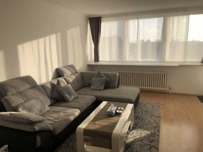 Möbliert: Moderne, möblierte& freundliche 2-Zimmer Wohnung, Nähe Uni, renoviert, gute Verkehrsan.