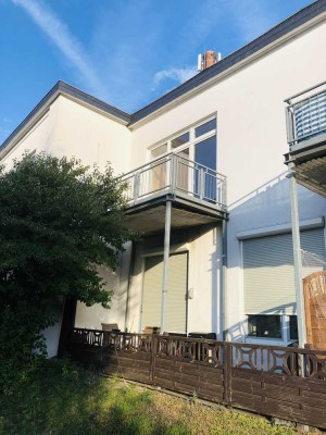 BORNHEIM/HERSEL: Gut geschnittene 1,5-Zimmer-Wohnung mit Balkon und hochwertiger Einbauküche