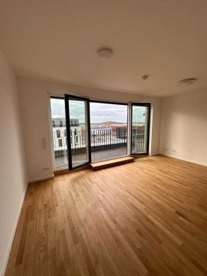 Helle Dachgeschosswohnung mit großer Terrasse und EBK!