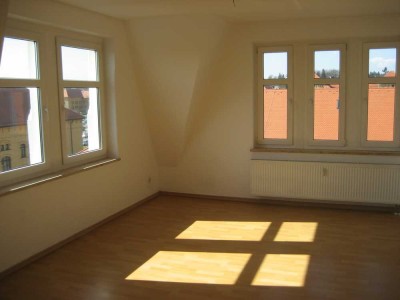 wunderschöne, sonnige 4- Raum mit Balkon