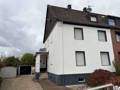 Sanierungsbedürftige Doppelhaushälfte auf großem Grundstück in Toplage von Korschenbroich