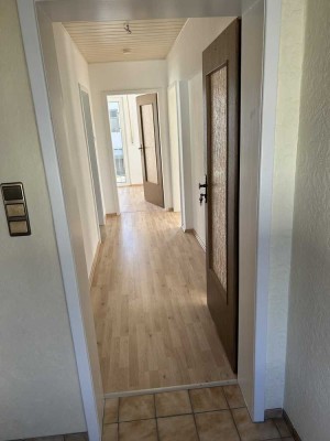 Helle 3-Zimmer-Wohnung mit Balkon in Rheinbach an alleinstehende Dame