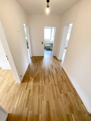 Exklusive und moderne 3-Zimmer-Wohnung mit großen Balkon zentral in Monheim