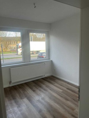 vollständig sanierte Erdgeschosswohnung in zentraler Lage