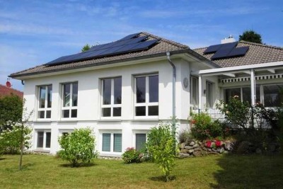 Traumhafter Bungalow mit Büro/Praxis und Wellnessbereich