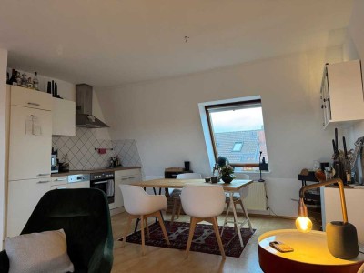 Schrevenpark : Penthouse Sonnenbalkon mit Blick über ganz Kiel Offener Wohn-Essbereich!!! Badewanne
