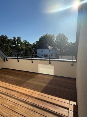 Neubau Erstbezug: Wunderschöne, luxuriöse 3-Zimmer-Wohnung in bester Wohnlage