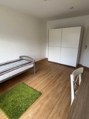 Helle 2-Zimmer Studenten WG - Wohnung mit Balkon in Mannheim -Waldhof, All- Inclusive