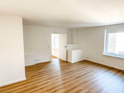 Renovierte 3-Z.-Wohnung mit EBK u. Fußbodenheizung - Erstbezug, gute Anbindung nach Berlin & Potsdam