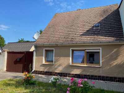Handwerker aufgepasst! Doppelhaushälfte mit Nebengelass in ruhiger Lage von Wespen