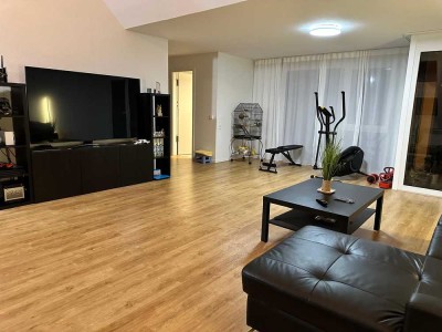 Schöne 4-Zimmer-Dachgeschosswohnung mit gehobener Innenausstattung mit Balkon und EBK in Rheinau