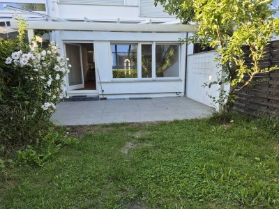 Schönes 5-Zimmer-Reihenhaus mit EBK, 2 Bädern und Dachterrasse in Aschheim