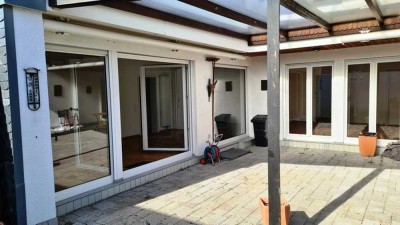 Erstbezug nach Sanierung, barrierefreier Bungalow in Köln Rondorf