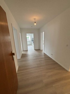 Kernsanierte 3,5-Zimmer-Wohnung in Oberhausen Alstaden zu vermieten (mit Treppenlift)