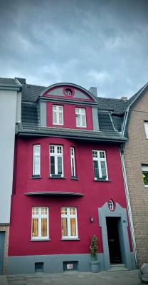 Großzügige 3-Zimmer-Wohnung im charmanten Altbau