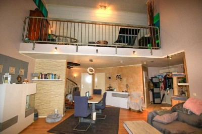 Moderne Galeriewohnung mit Südbalkon, 2 Bädern und Stellplatz