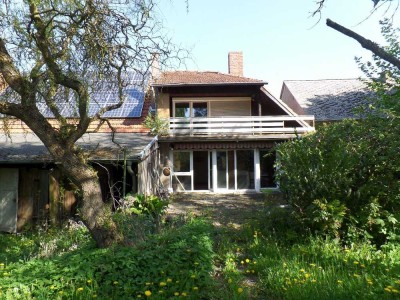 Hier ist genügend Platz - Geräumige Liegenschaft mit Scheune und Schuppen