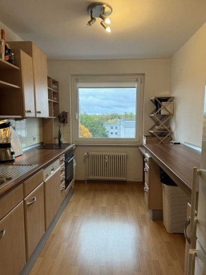 Attraktive 2-Zimmer-Wohnung mit Balkon und Einbauküche in Groß-Buch