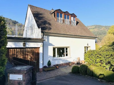 Attraktive Kapitalanlage: 
Charmantes Einfamilienhaus mit Garten in idyllischer Lage