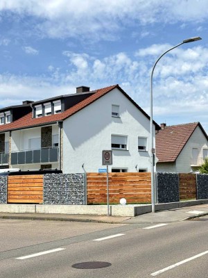 Erstbezug nach Sanierung: Günstige 5,5-Zimmer-Doppelhaushälfte mit geh. Innenausstattung und EBK