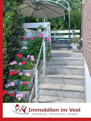 ***Neu im Angebot*** Einfamilienhaus mit Einliegerwohnung, Balkon, Terrasse und Garten