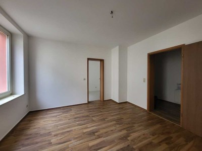 **Sanierte 2-Zimmer-Wohnung mit Küche und Abstellraum** in Altlindenau