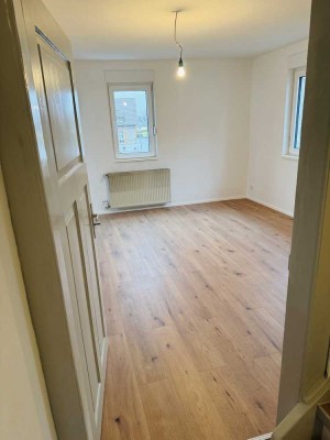 Neu sanierte Maisonette Wohnung