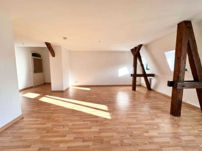 Große 2 Raum Dachgeschosswohnung in der Görlitzer Südstadt!
