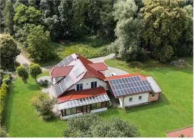 Großzügiges Einfamilienhaus mit Wintergarten, PV-Anlage und großem Garten – Top-Zustand, ruhige Lage