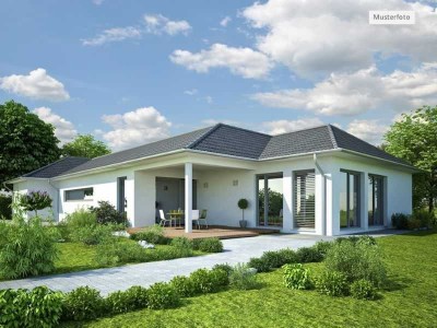 Provisionsfrei Ein/Mehrfamilienhaus in 61276 Weilrod, Am Bruchrain