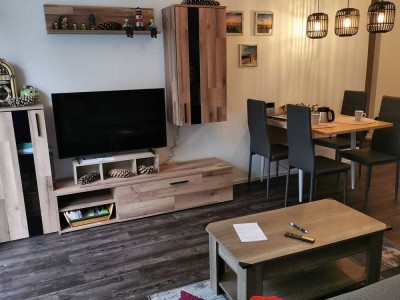 Exklusive 2-Zimmer-Wohnung mit gehobener Innenausstattung mit Balkon und EBK in Friedrichshafen