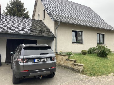 hübsches Einfamillienhaus mit Garten und Teich