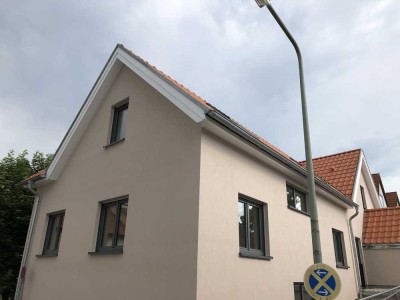 Helles, modernes Haus inkl. zusätzlichem Studio geh. Ausstattung ab sofort von privat