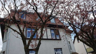 Lichtdurchflutete, luxuriöse Altbau-Whg (2min fußläufig zur S-Bahn)