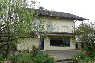 Freistehendes Haus mit großem Garten in Bruchköbel Stadt