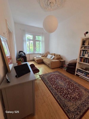Großzügige Altbauwohnung mit Charakter in bester Innenstadtlage