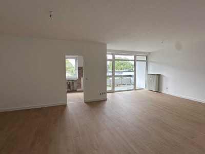 Stilvolle helle 3-Zimmer-Wohnung mit Balkon und Garage in Neuss-Hoisten