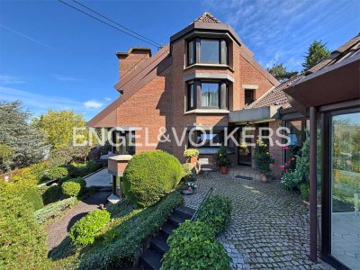 Exklusive Architektenvilla mit Einliegerwohnung und traumhaftem Rheinblick zum Wohnen und Arbeiten
