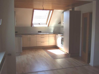 Stilvolle 3-Raum-Wohnung mit Balkon, Keller und EBK in Reinheim OT Überau